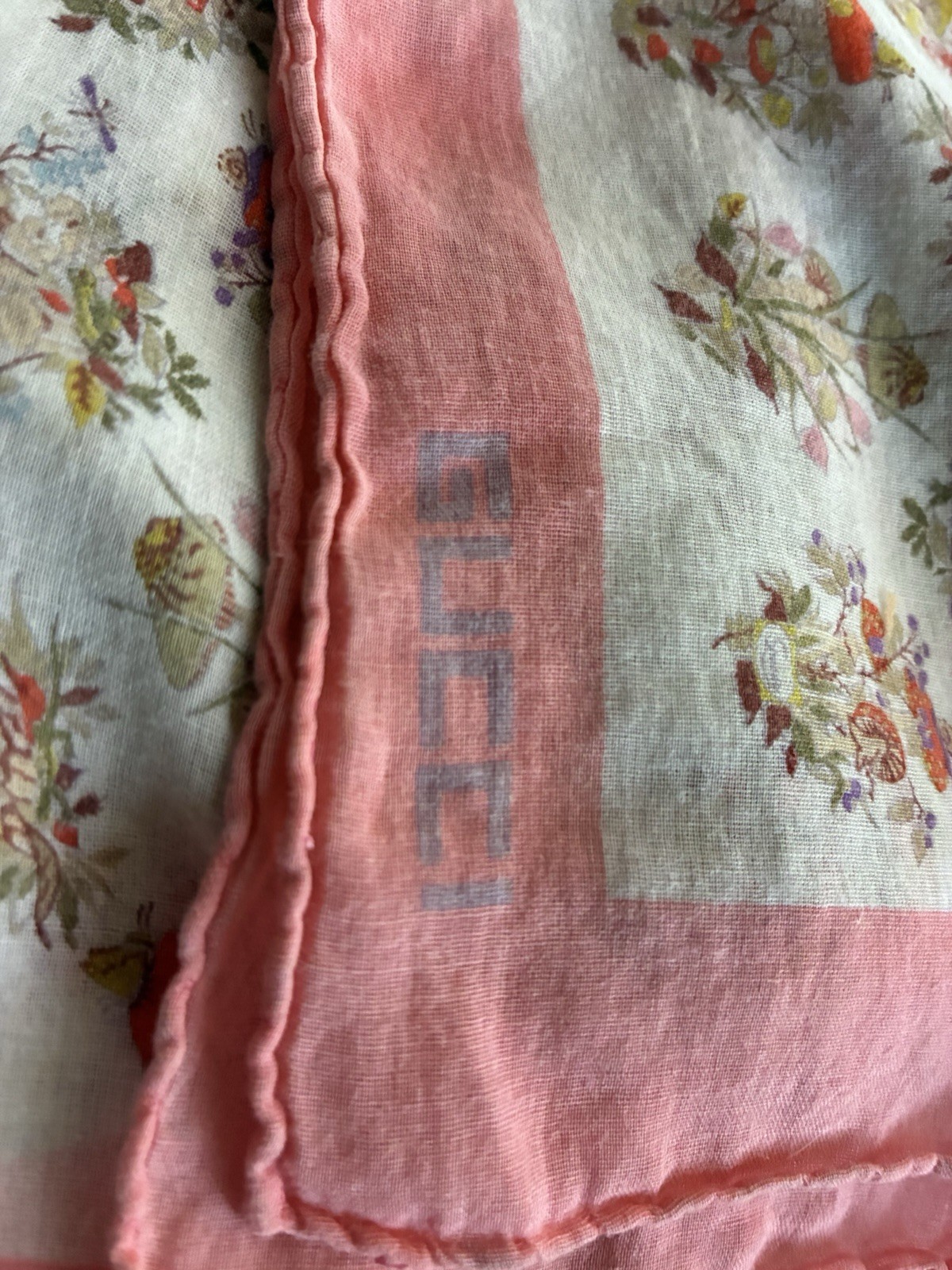 GUCCI scarf Mushroom Pattern With Pink Border 42 x 42 cm 100% cotton. Italy.