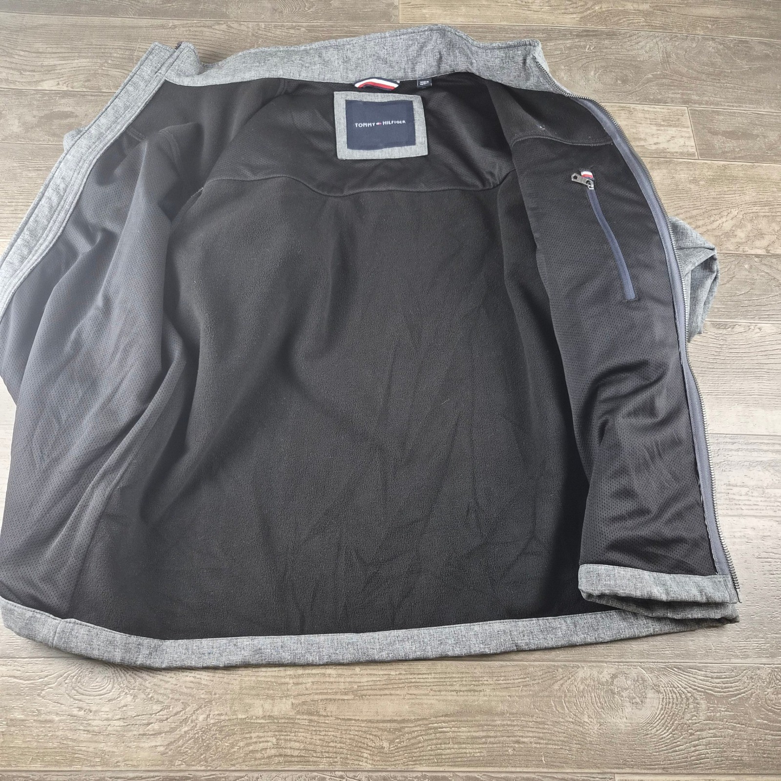 Tommy Hilfiger Softshell Jacket Mens XL Gray Full Zip Fleece Lined Zip Pockets