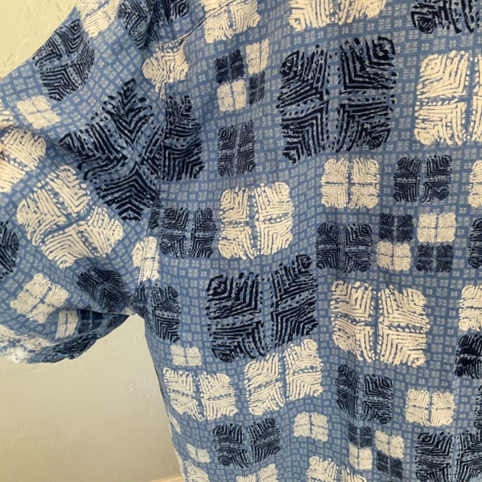 Nat Nast Button Blue 70% Silk‎ 30%Cotton Camp Shirt Sz L Hawaiian geometric