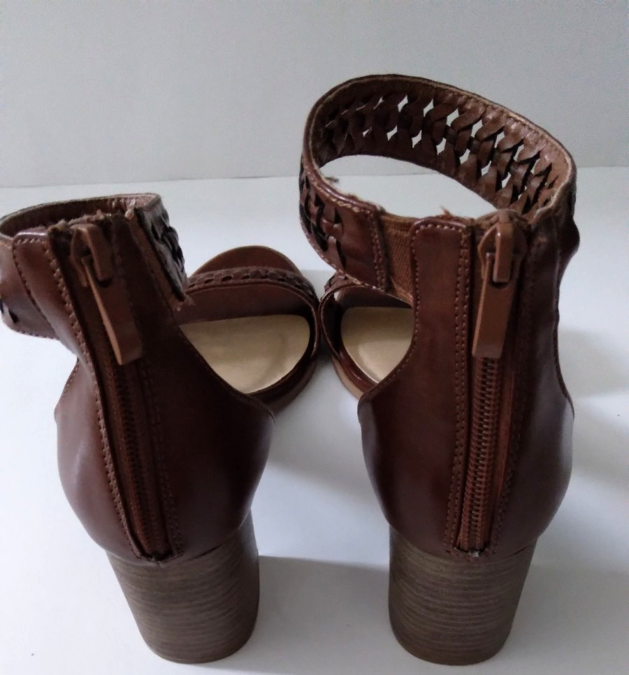 CL By Laundry Brown Woven Strap Block Heel Sandals Size 8