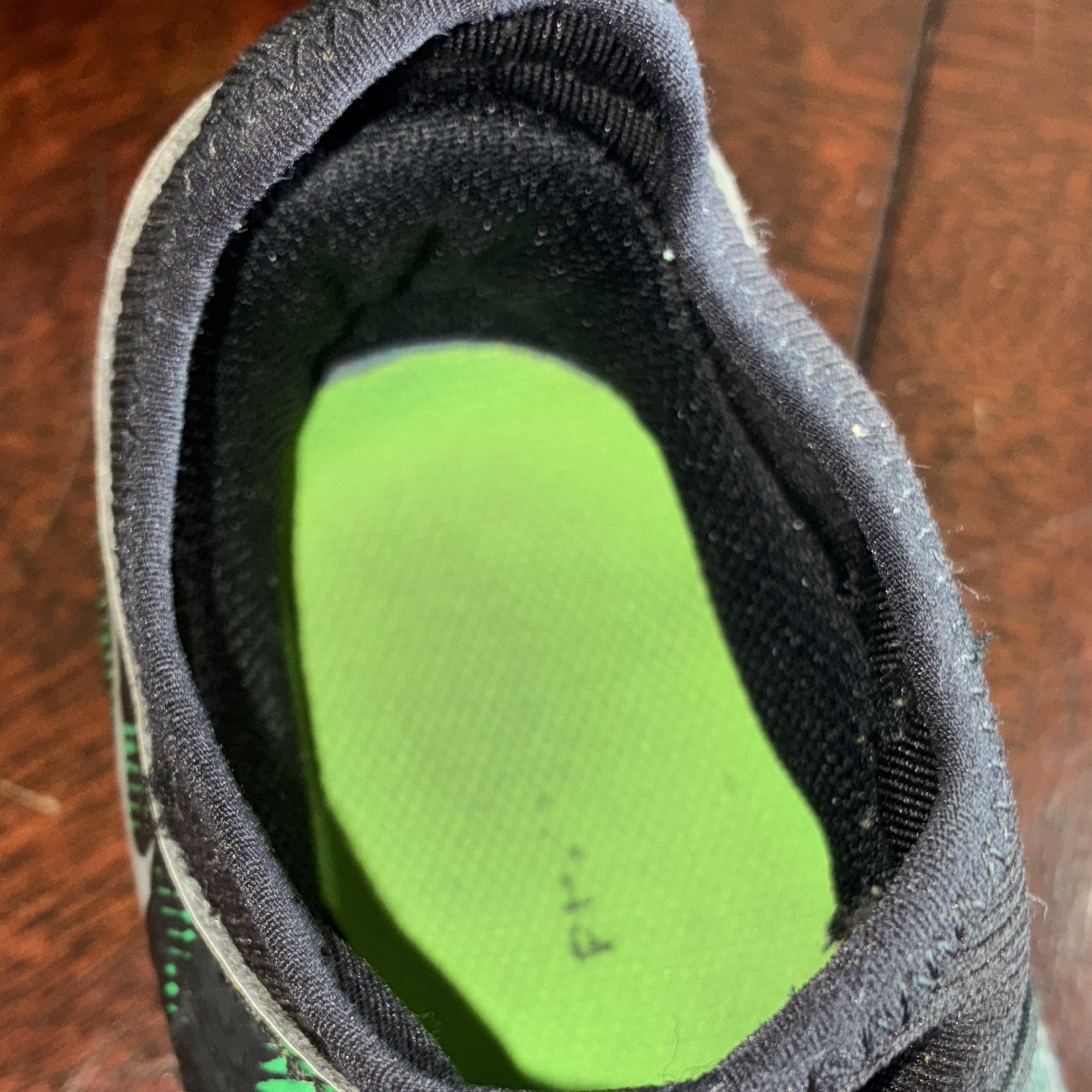 Nike Phanton Phantom GT Low Top Lace-Up Rubber Soccer Cleats Camo Green/Black