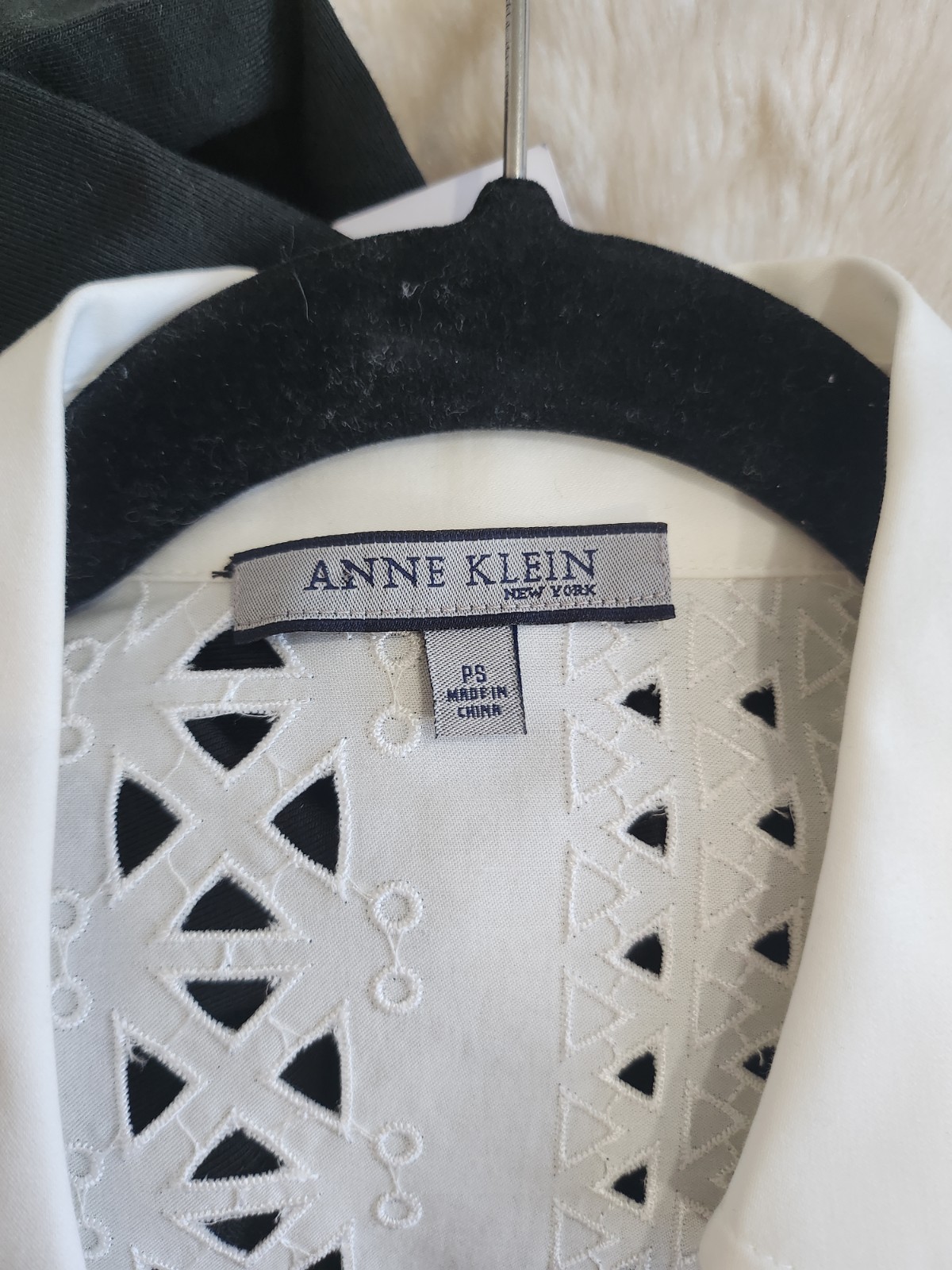Anne Klein White Cotton Eyelet Collared 3/4 Sleeve Button-Down Blouse PS