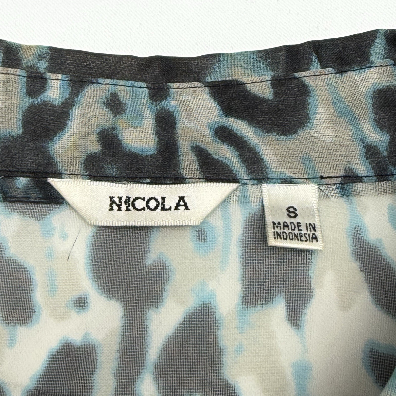 Nicola Sheer Button Front Blouse Women’s Small Blue Gray Animal Print