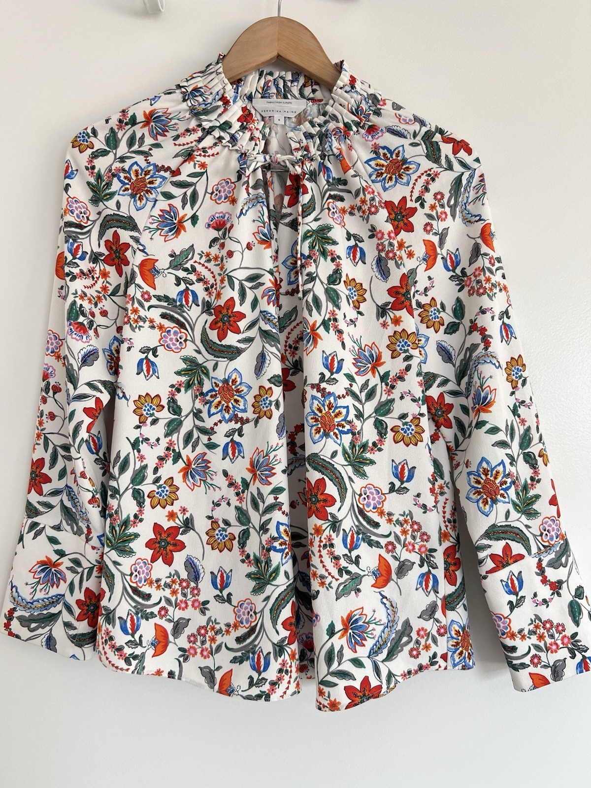 VERONIKA MAINE Ivory White Multic. Floral Crinkled Crepe Tie-neck Top