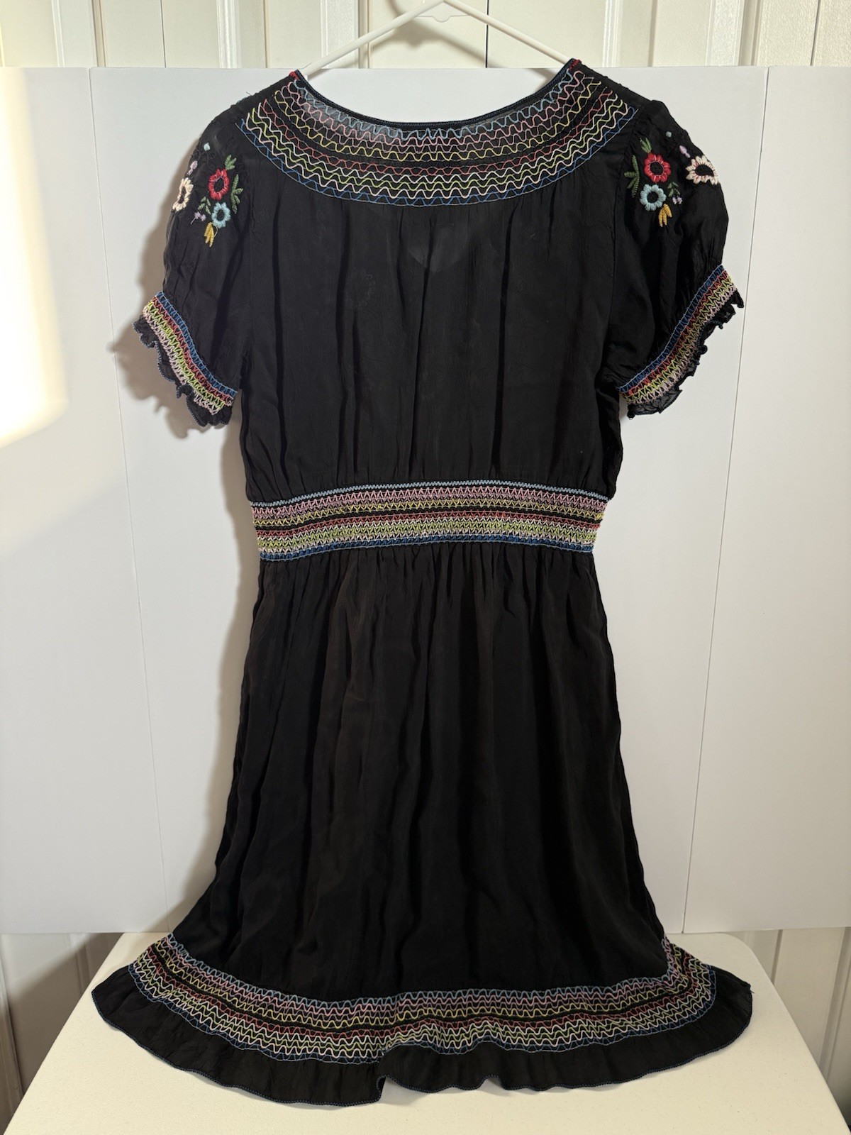 Johnny Was embroidered ruffle hem floral boho dress black short sleeve Est S/M