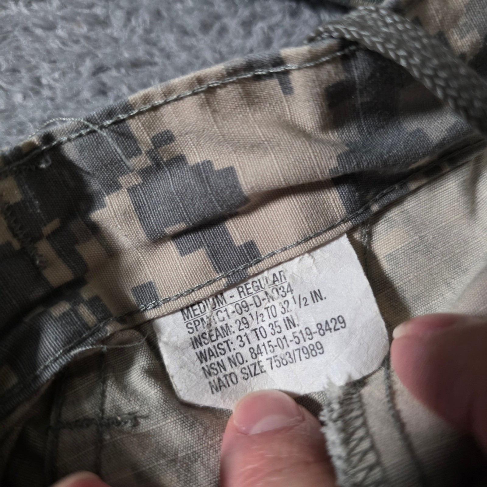 US Military Mens Medium Regular ACU Uniform Set Digital Camo Jacket Pants UCP