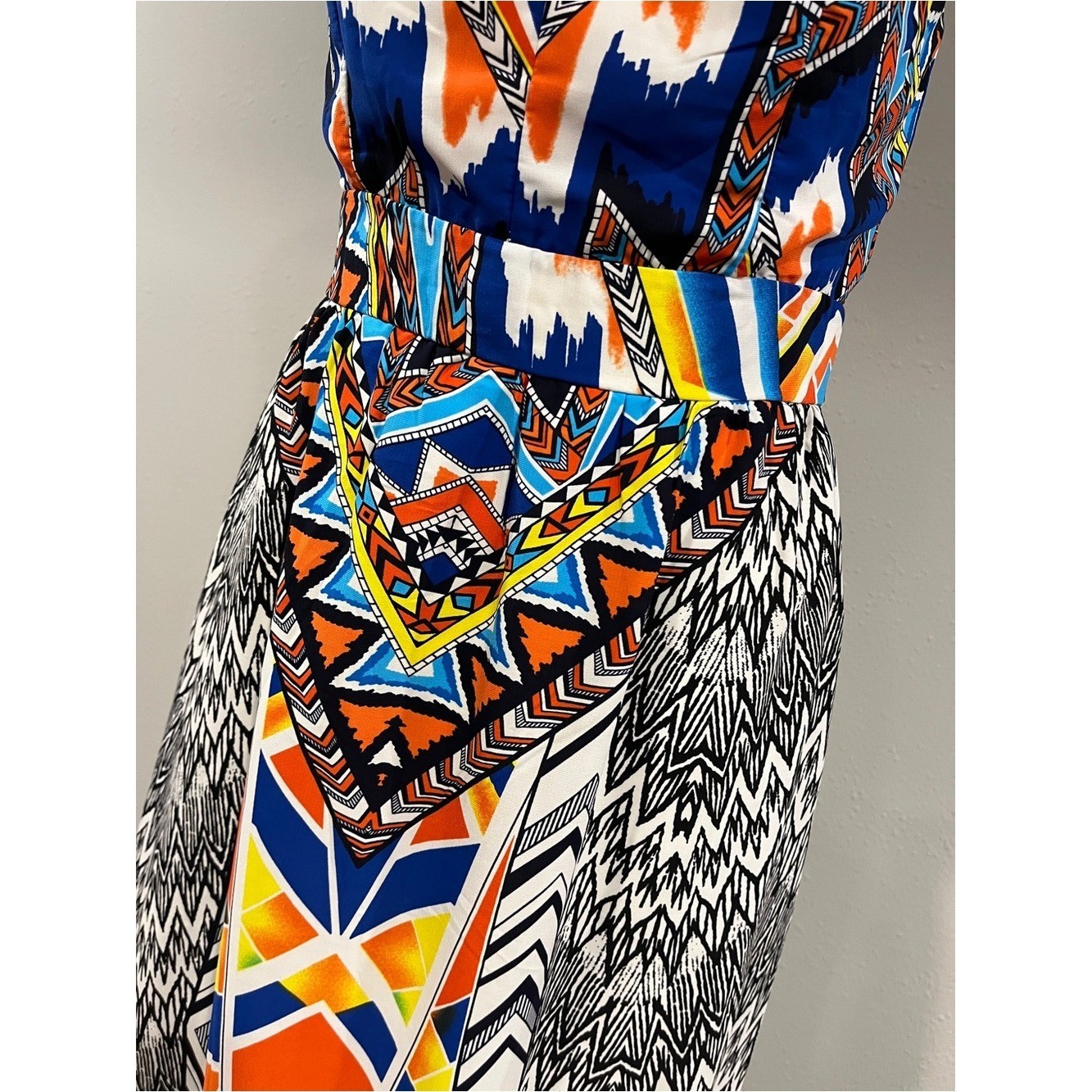 Vibrant Geometric Print Sleeveless v-neck Maxi Dress with open back size medium