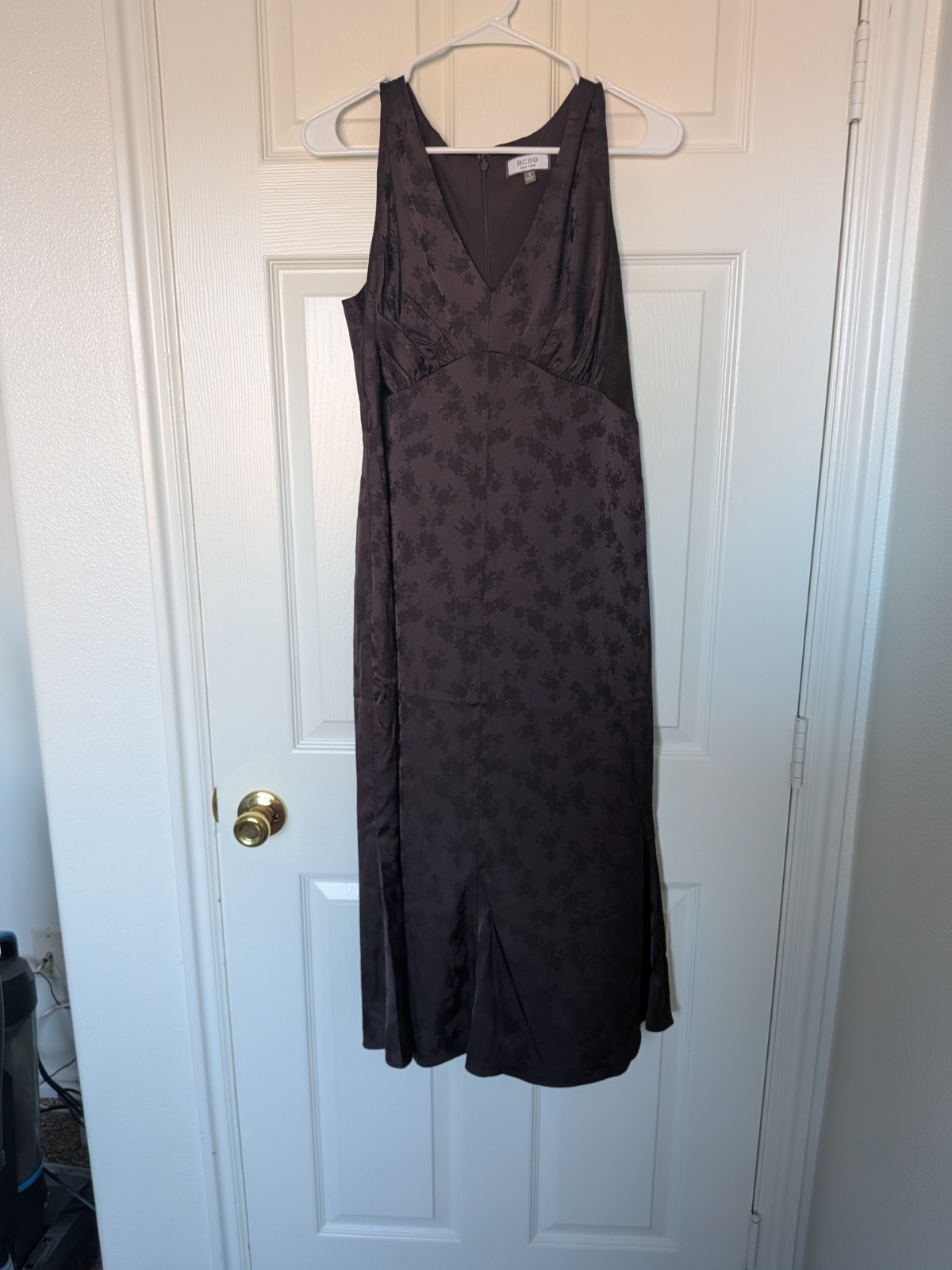 BCBG New York Women’s 12 Brown Floral Jacquard V-Neck Sleeveless Midi Dress
