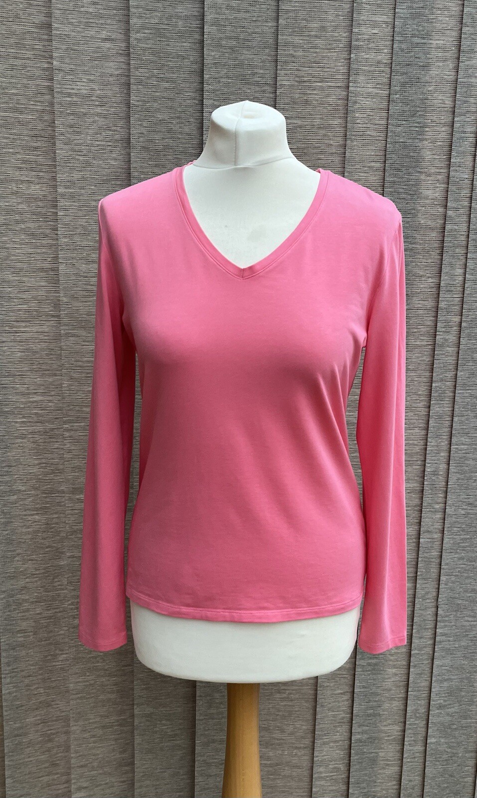 Kettlewell Silky Jersey V Neck Top Size M 222 Flamingo Pink ? Sp Au