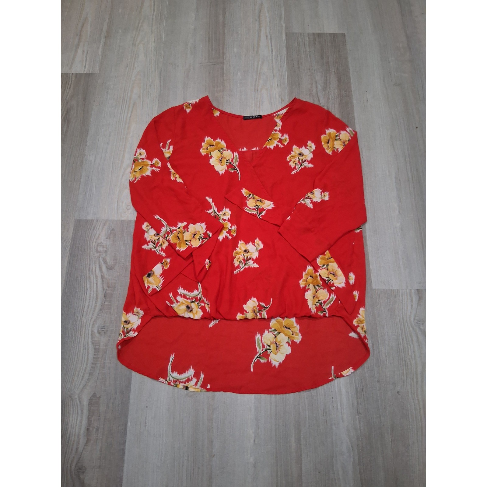West Kei Womens Red Floral Surplice V-Neck High Low Blouse 3/4 Sleeve Top M/L