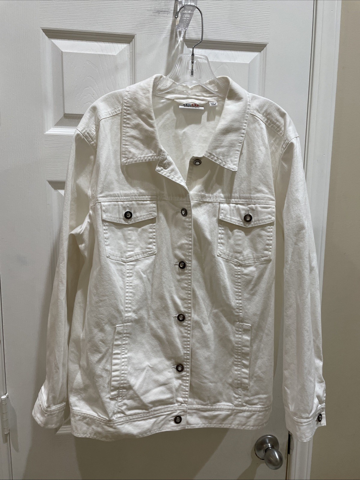 Denim & Co Women Sz 1XL Gorgeous White adorable Long Sleeve Button Jacket