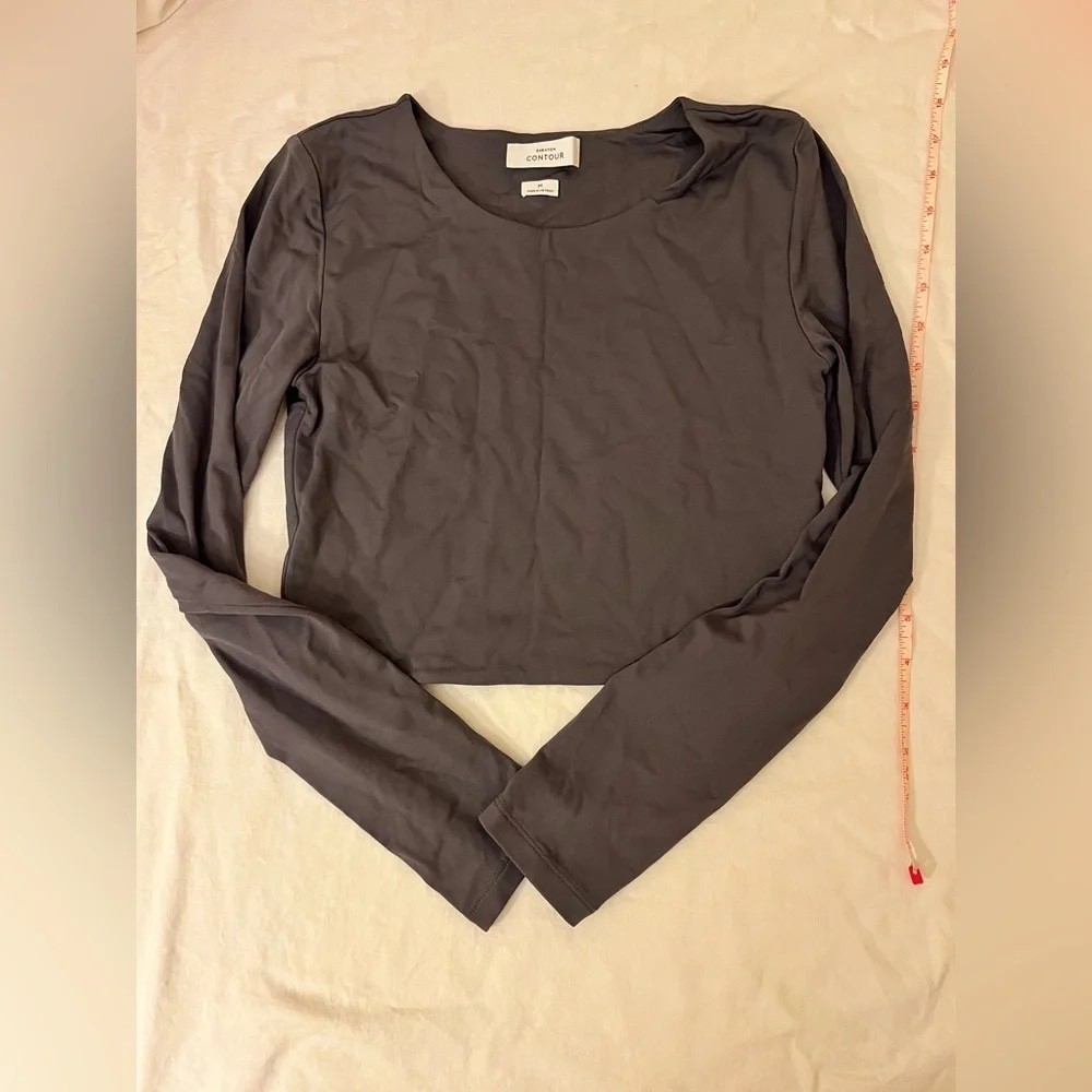 Aritzia Babaton Contour Crew Cropped Longsleeve Gray Medium Good
