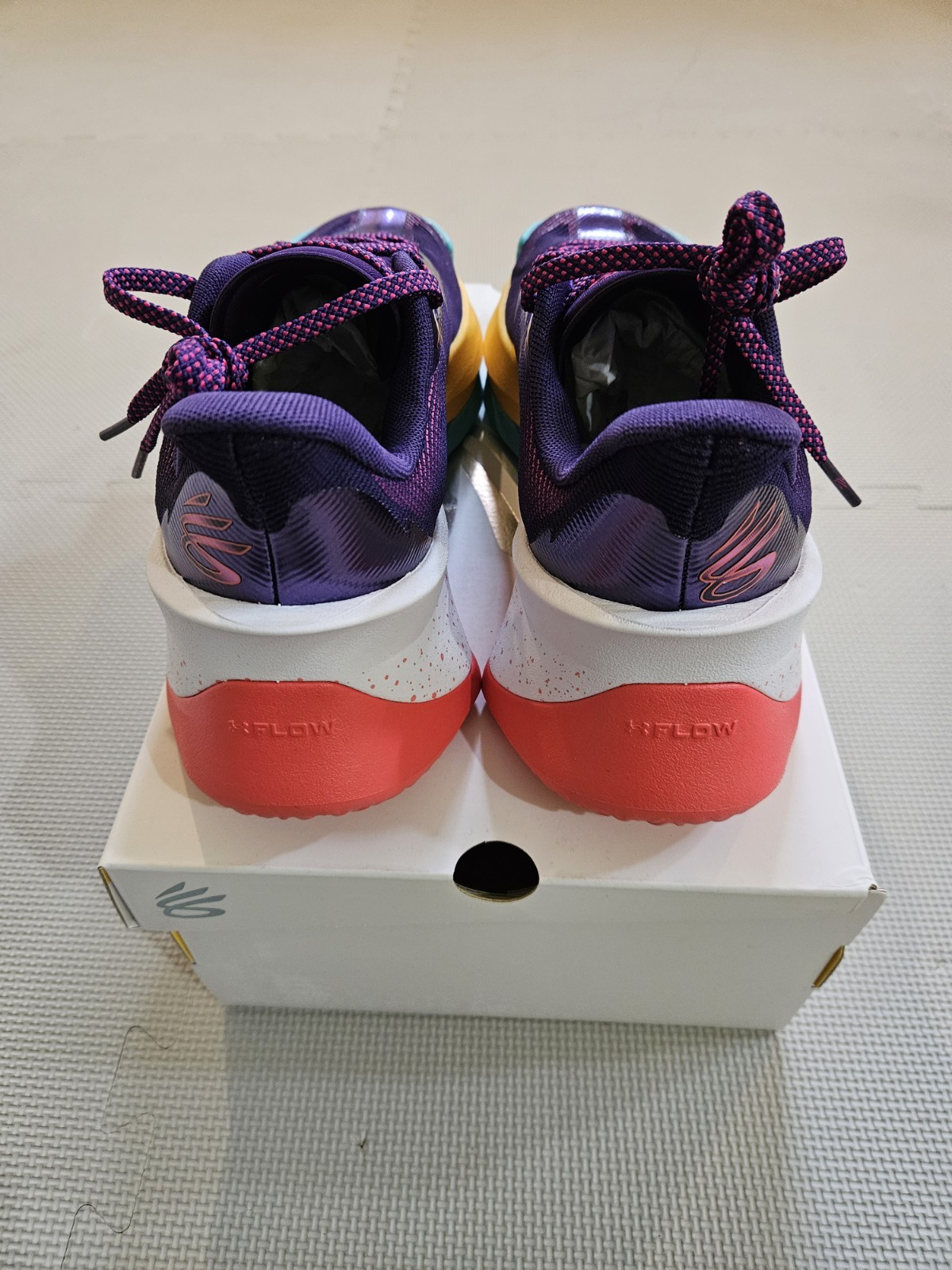 Size 10 – Under Armour Curry Series 7 Curry World Tour 3027983-500 Brand New