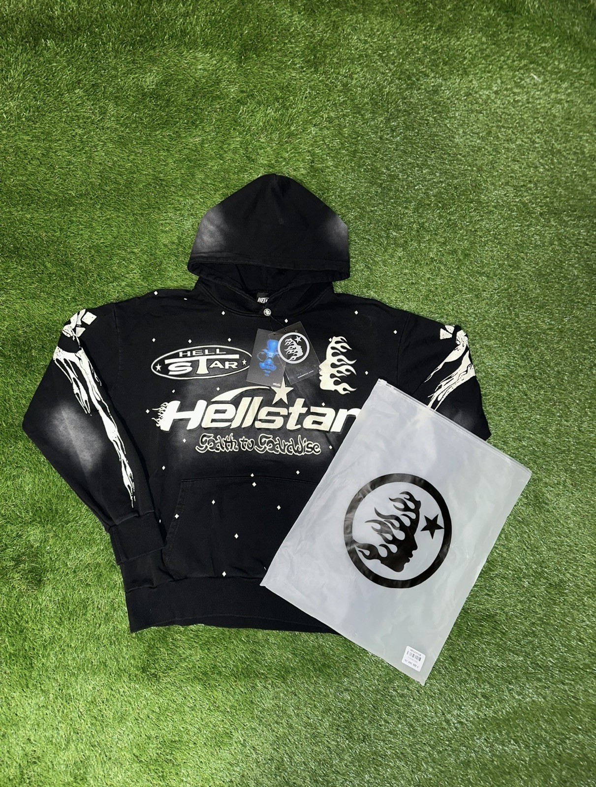 *BRAND NEW* Hellstar “BLACK” Hoodie – Ready To Ship🚚💨 (Size M)