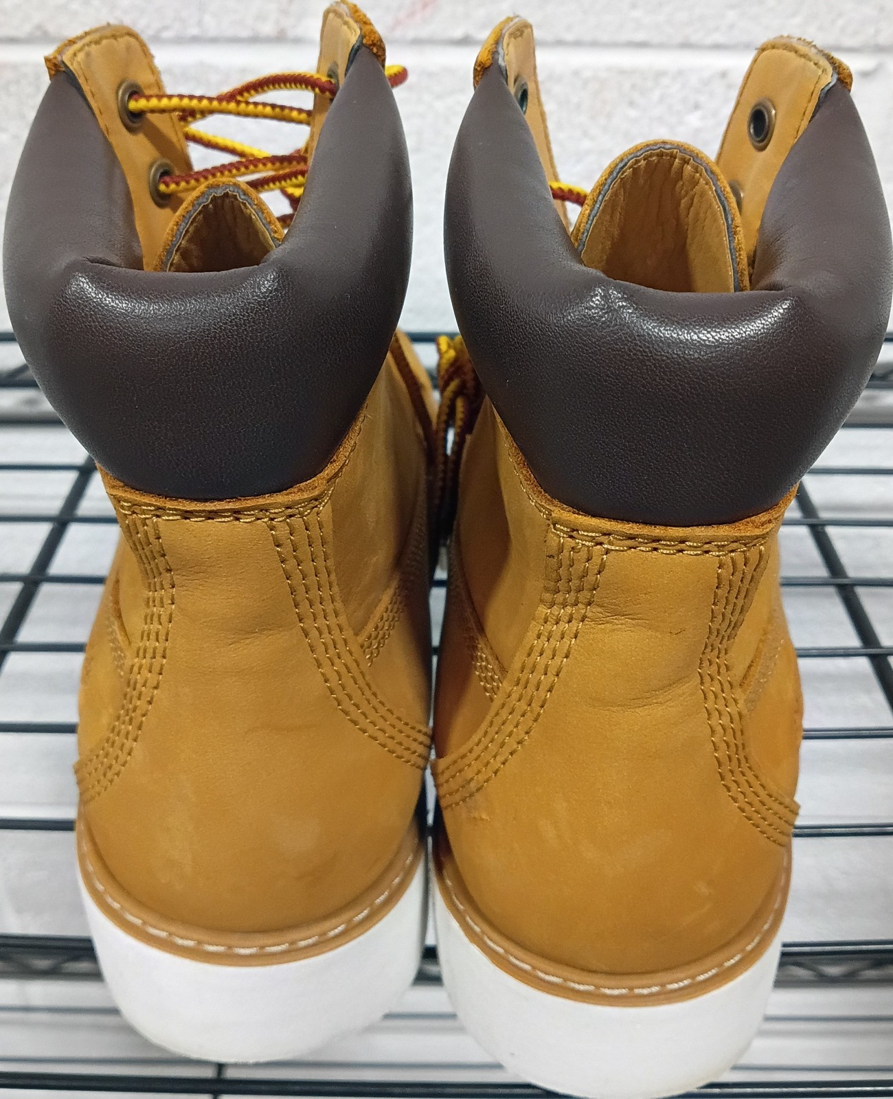 Women’s Timberland Keeley Field 6-Inch Wide Fit Boot Wheat Nubuck (A26JB) – 6