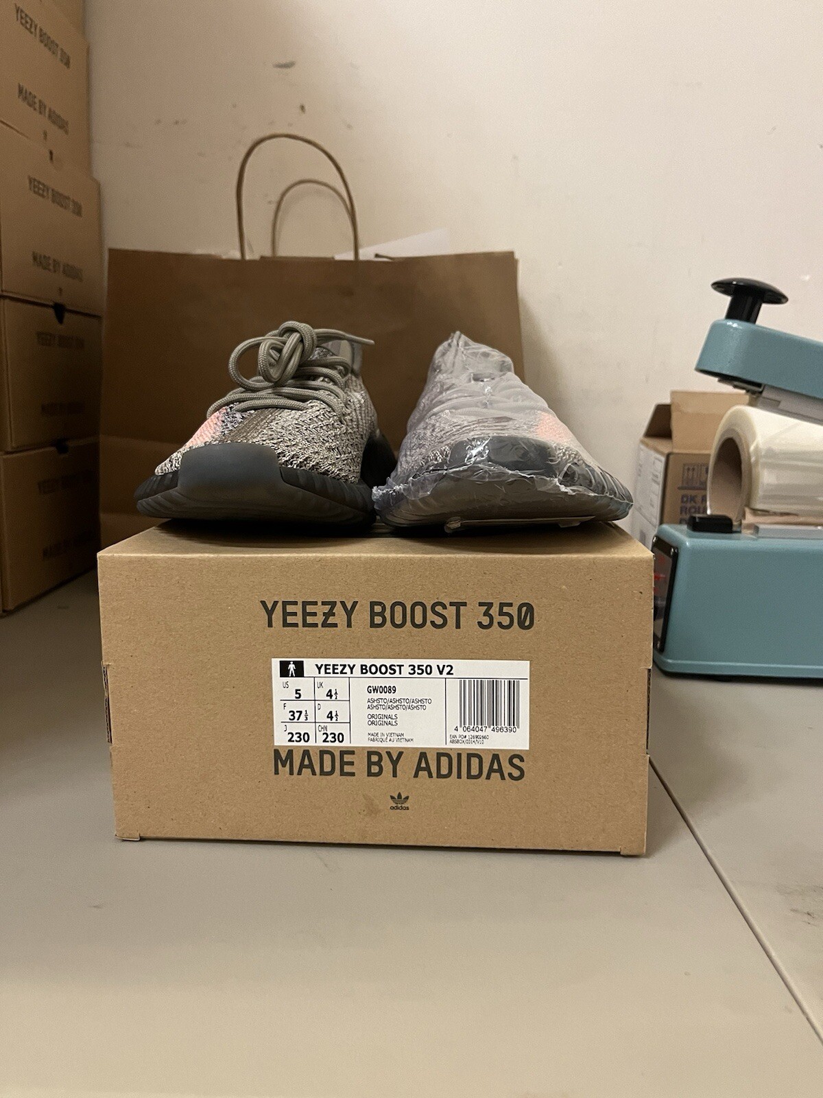 Size 5 – adidas Yeezy Boost 350 V2 Ash Stone