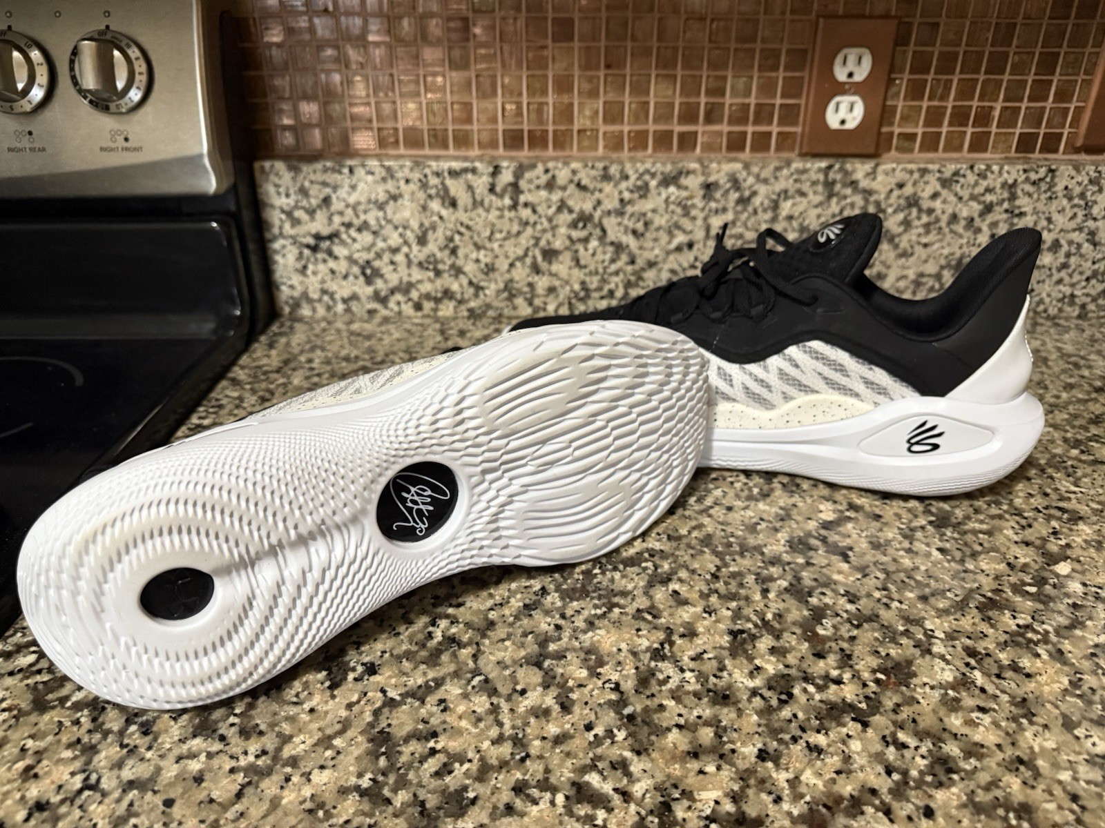 Under Armour Curry Flow 11 B2B MVP White Black Men’s Basketball Shoes
