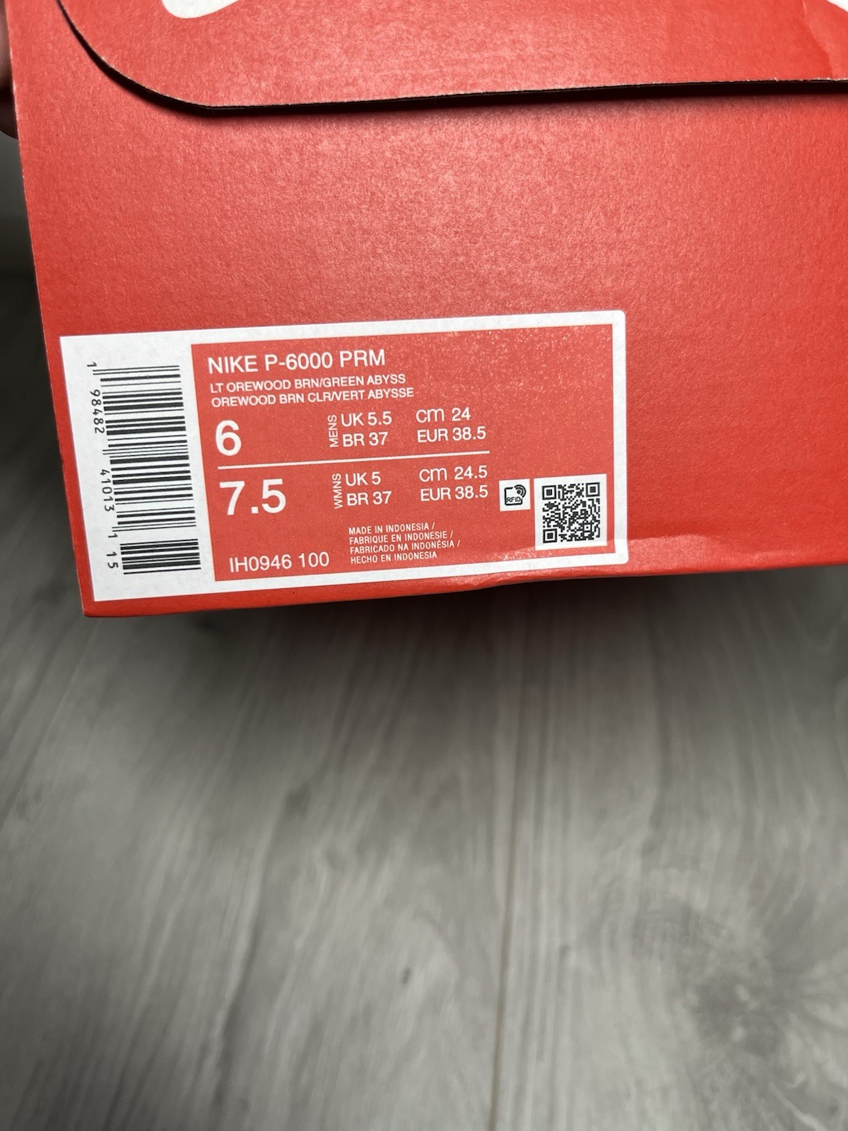NIKE P 6000