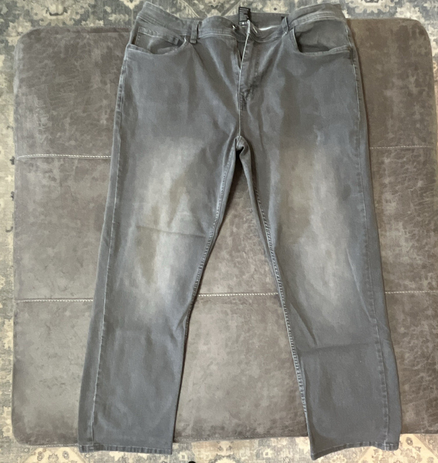 The Perfect Jean Men’s Athletic Fit Mid Rise Gray Medium Wash Denim Jeans