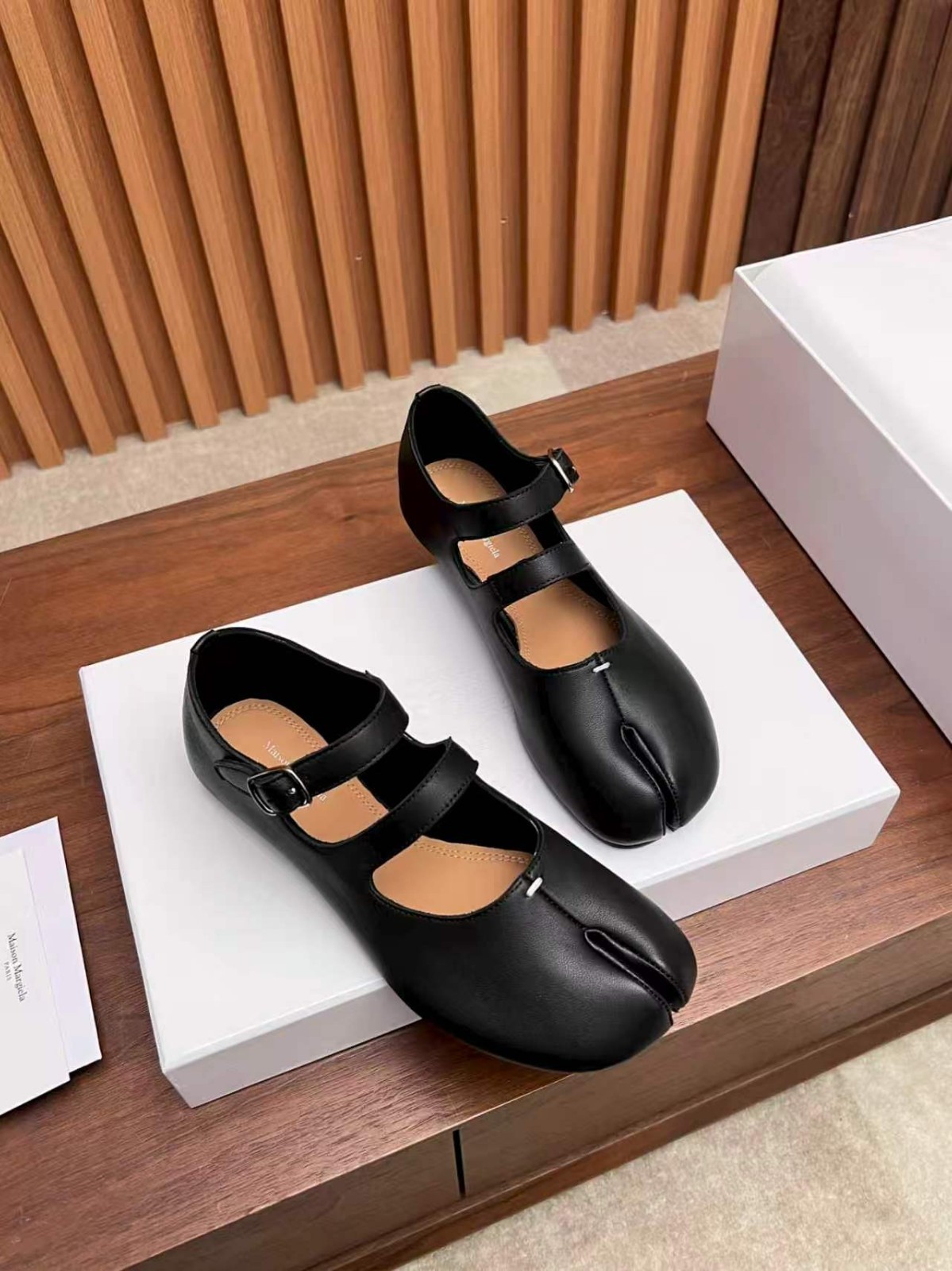Maison Margiela Women’s Leather Mary Jane Flats Casual Strap Shoes Black