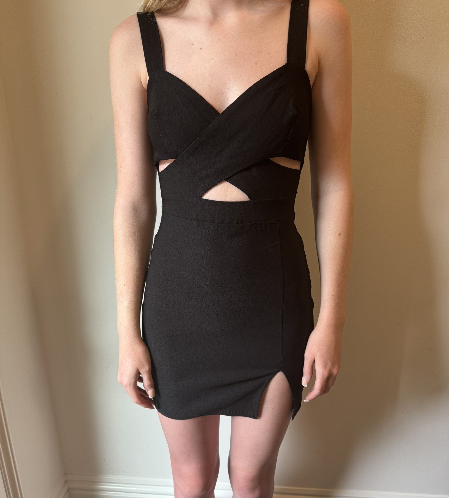 Windsor Bodycon Mini Dress S V-Neck Cutout Sleeveless Solid