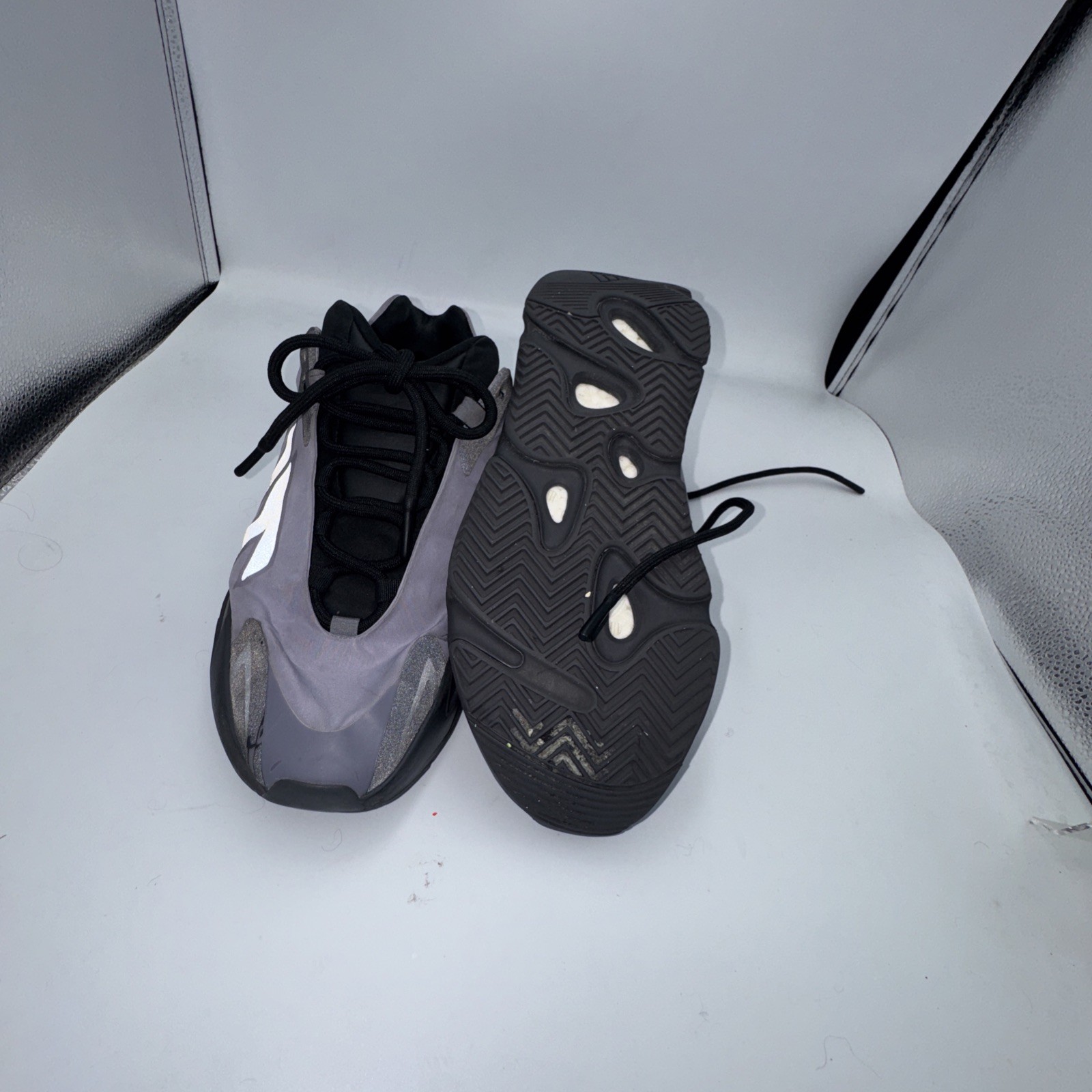 Adidas Yeezy 700 Mnvn Geode Men’s Size 10.5 Used Lining Torn