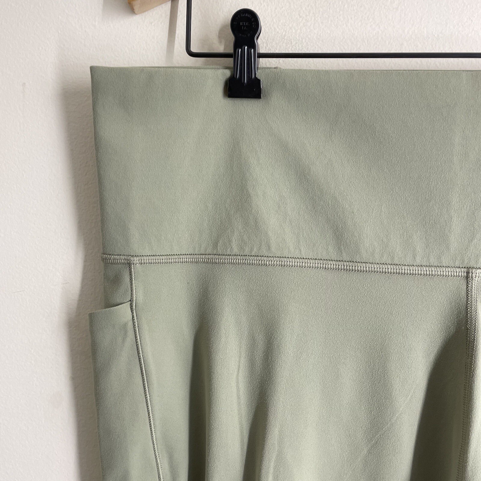 Athleta Salutation Stash Pocket II Capri Pant Eucalyptus Green size 3X