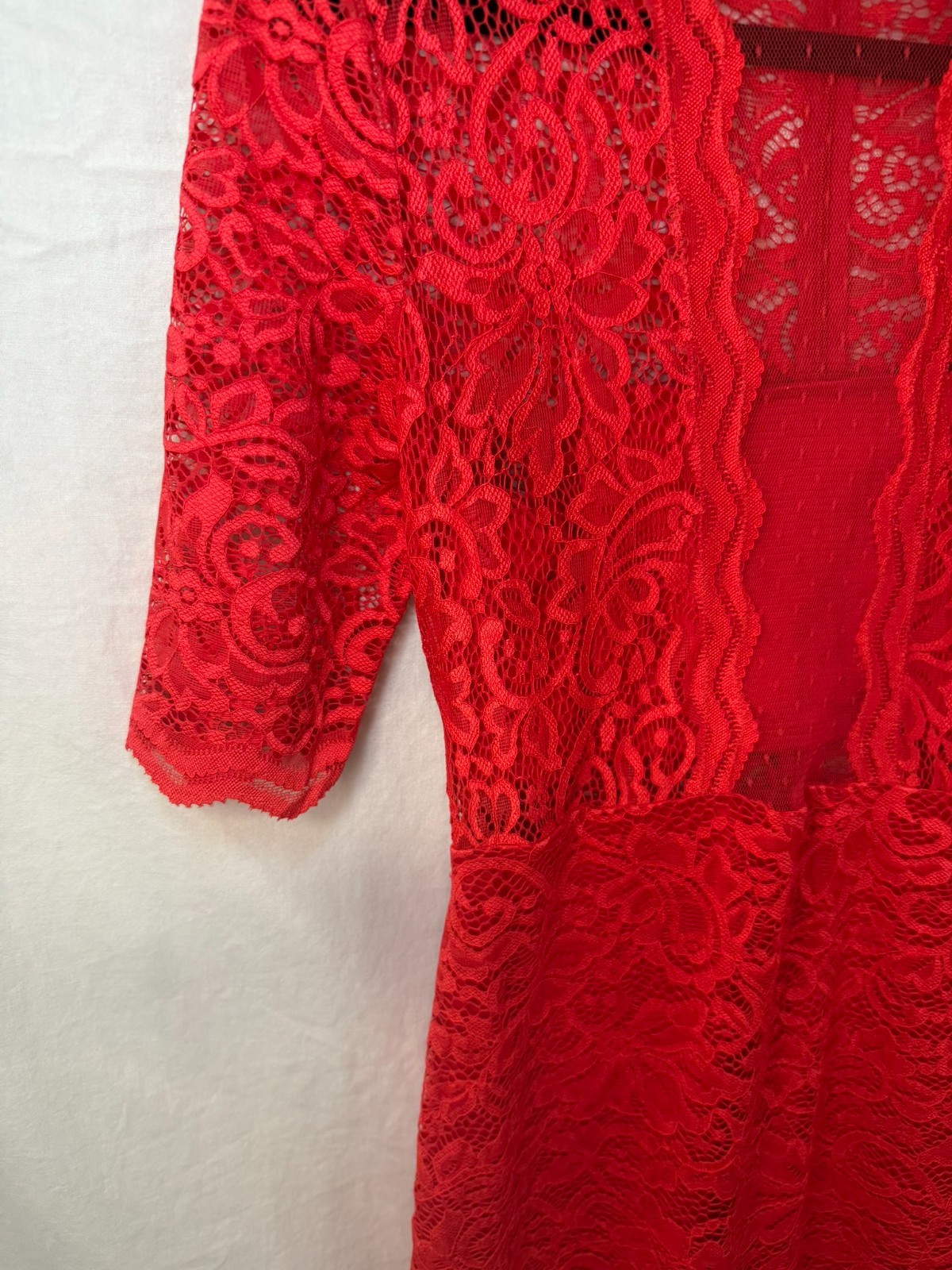 Vibrant Red Express Mock Neck Sheath Dres Lace Floral Size 8