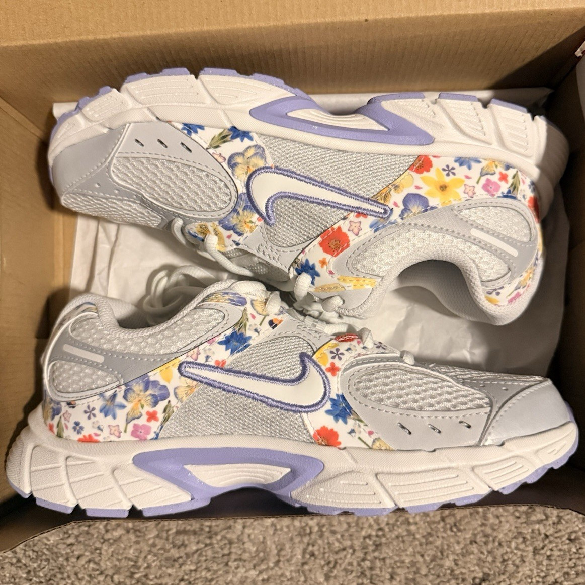 Nike V5 RNR SE FL (GS) Unisex Kids Mesh Low Top Sneakers Floral 4.5Y IQ9036