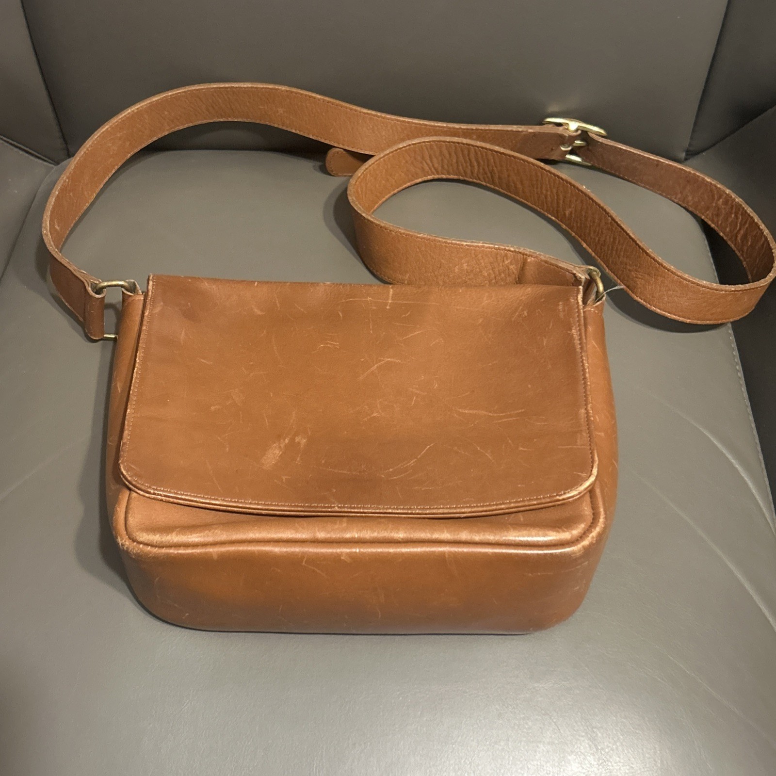 Vintage Coach Brown Leather Messenger Bag / Crossbody #A4C 4125