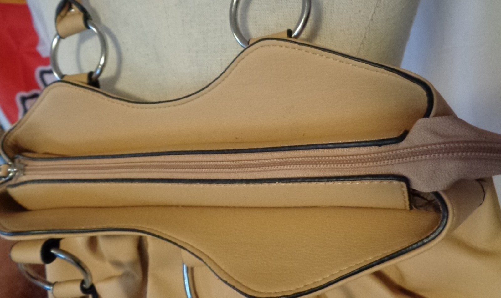TAN MUSTARD YELLOW HANDBAG PURSE UNBRANDED TOTE MULTI POCKET DOUBLE HANDLE ZIPS