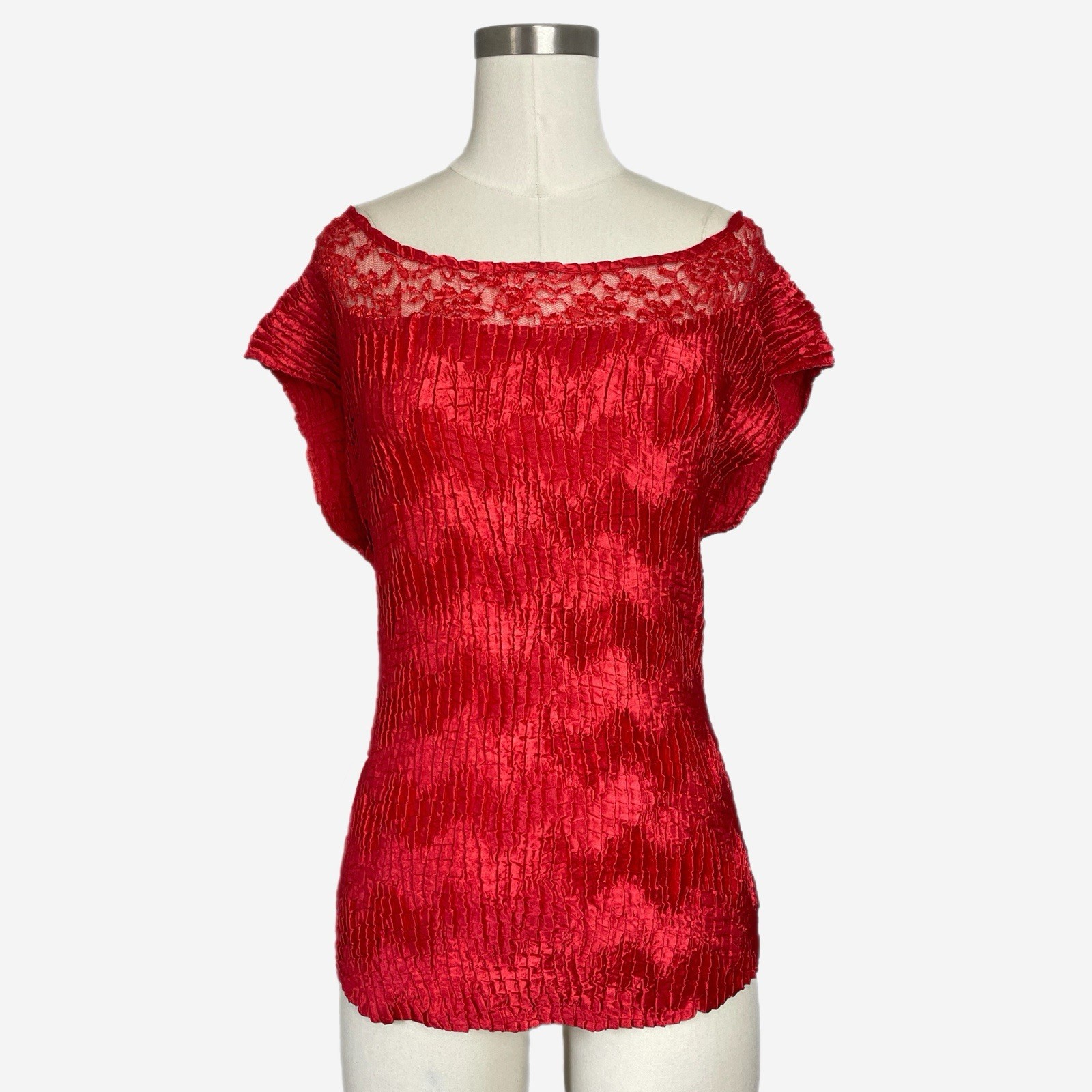 Vintage Y2K Nicola red textured plisse pleated lace trim dolman sleeve top M/L