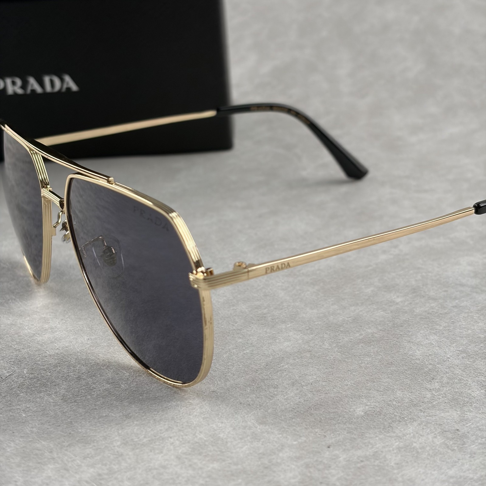 New In Box – Prada Men’s Geometric Aviator Designer Sunglasses Gold Frame