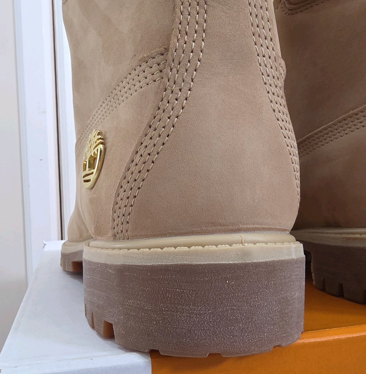 Timberland Used Premium Waterproof Light Beige Nubuck Men’s Boot Size 10.5