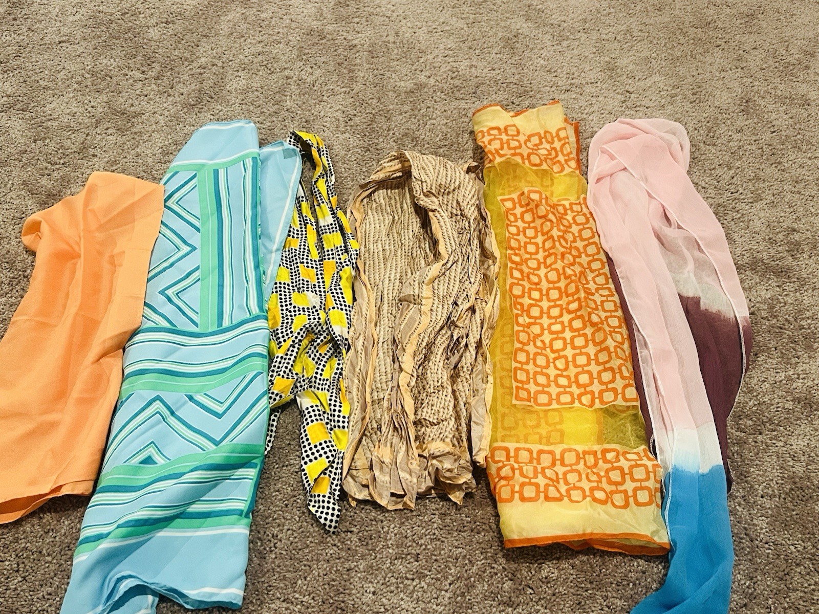 Vintage Lot 6 Scarves Scarf /hanky Various Sizes See Picture For Measurements