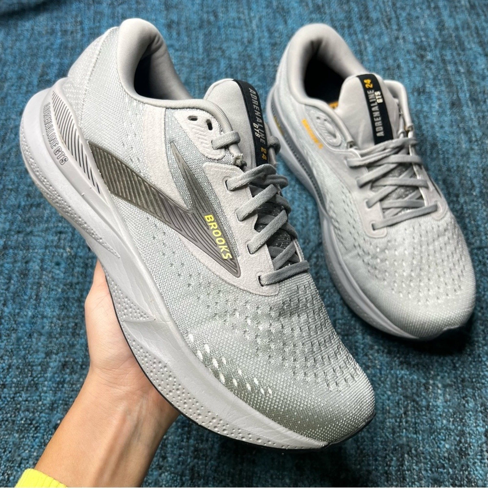 Brooks Adrenaline GTS 24 Running Shoes in Alloy White Gold Fusion Men’s 8.5 WIDE