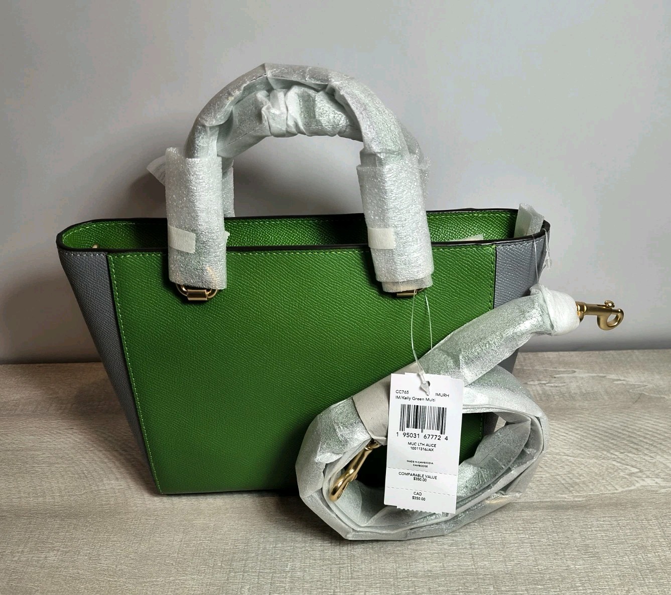 Coach / ALICE SATCHEL in COLOR BLOCK / With detachable crossbody strap /CC765