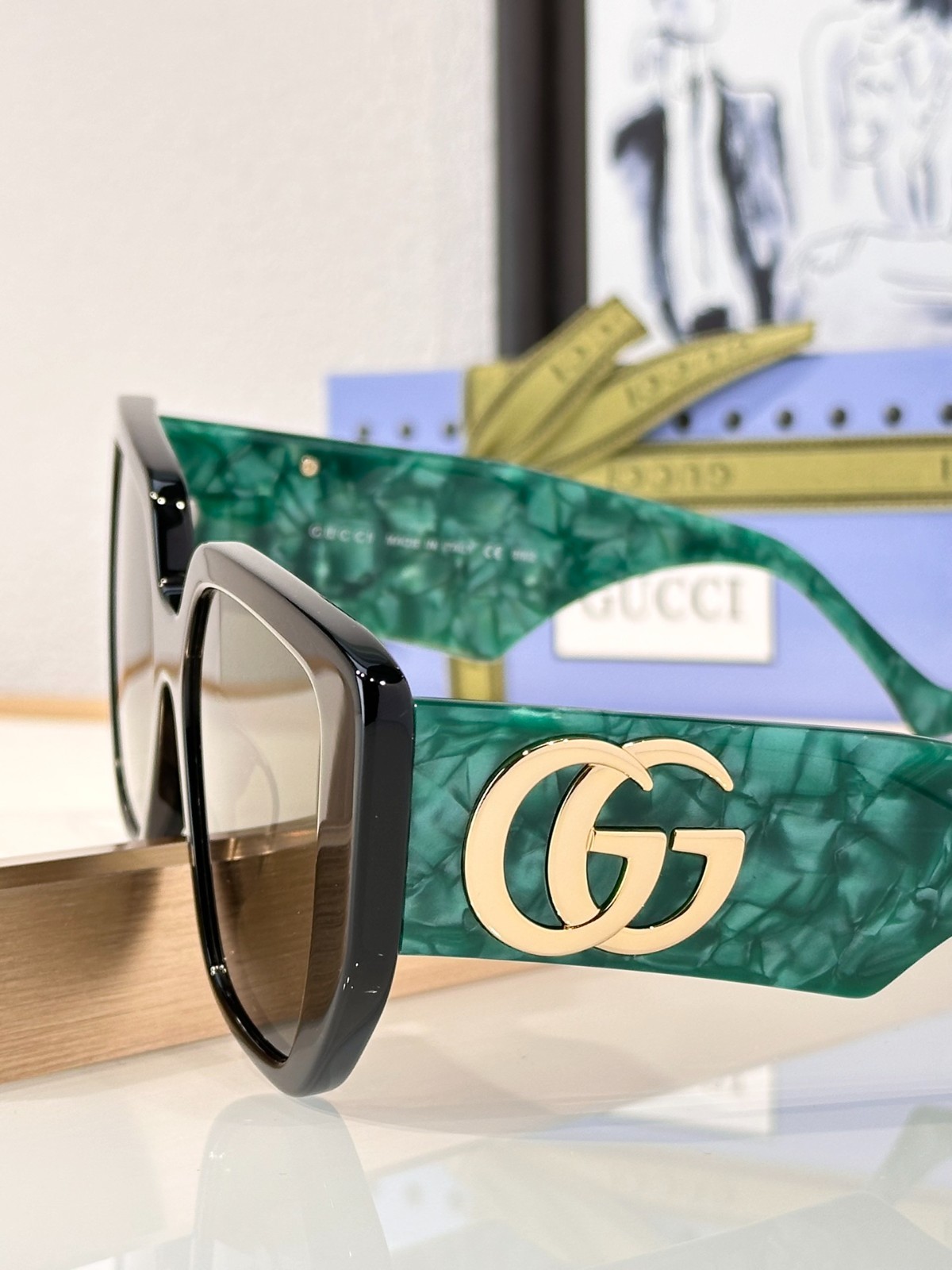New Gucci GG0956S Oversized Geometric Women’s Sunglasses Black/Green Lense