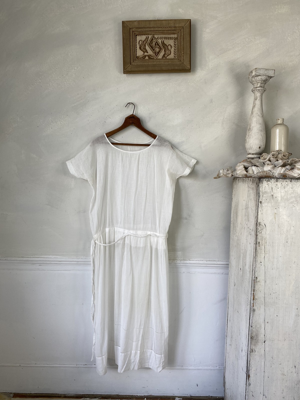 White Muslin Weight Dress Cotton Dress Drop Waist 1910s 1920s French Workwear L