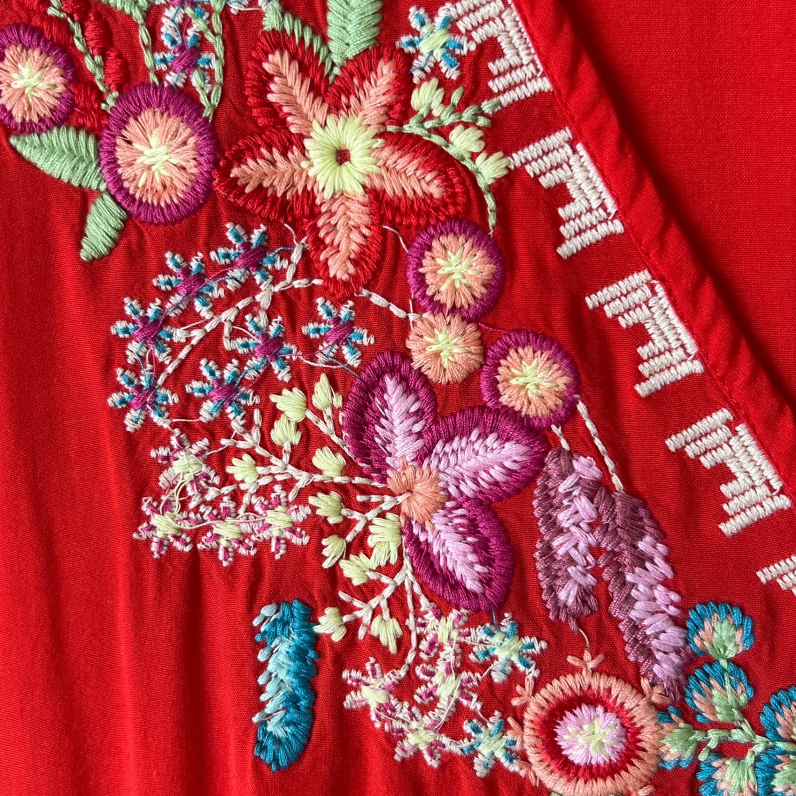 Solitaire L Embroidered Blouse Red Boho Floral V-Neck Top Peasant Festival Folk