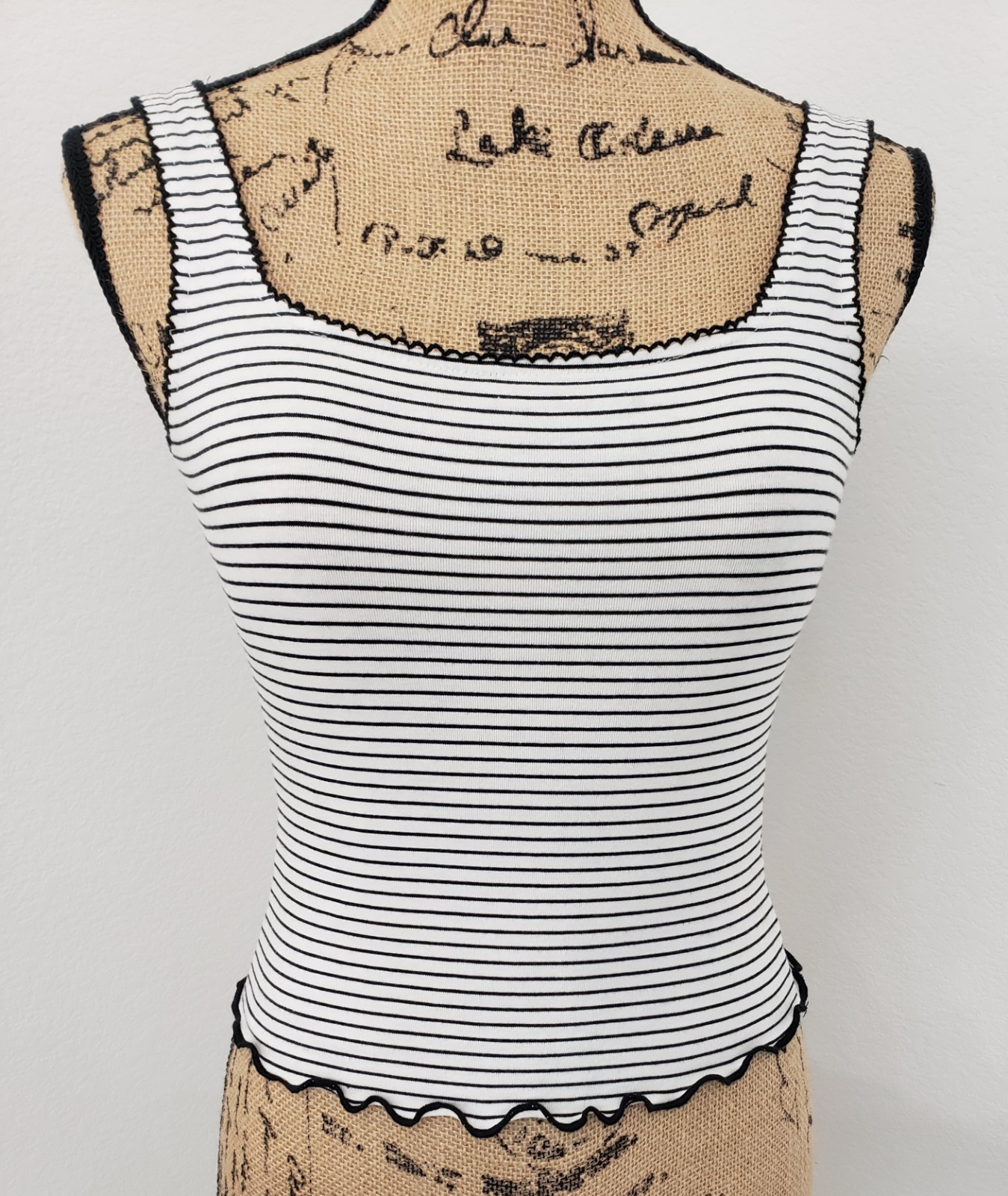 Heart and Hips Women’s Small White And Black Stripes Sleeveless Tank Top