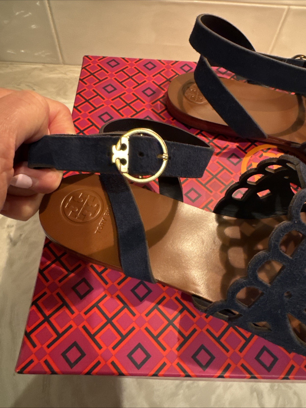 New Tory Burch May Flat Navy Perforated laser Cut Ankle Wrap Sandals Size 8.5