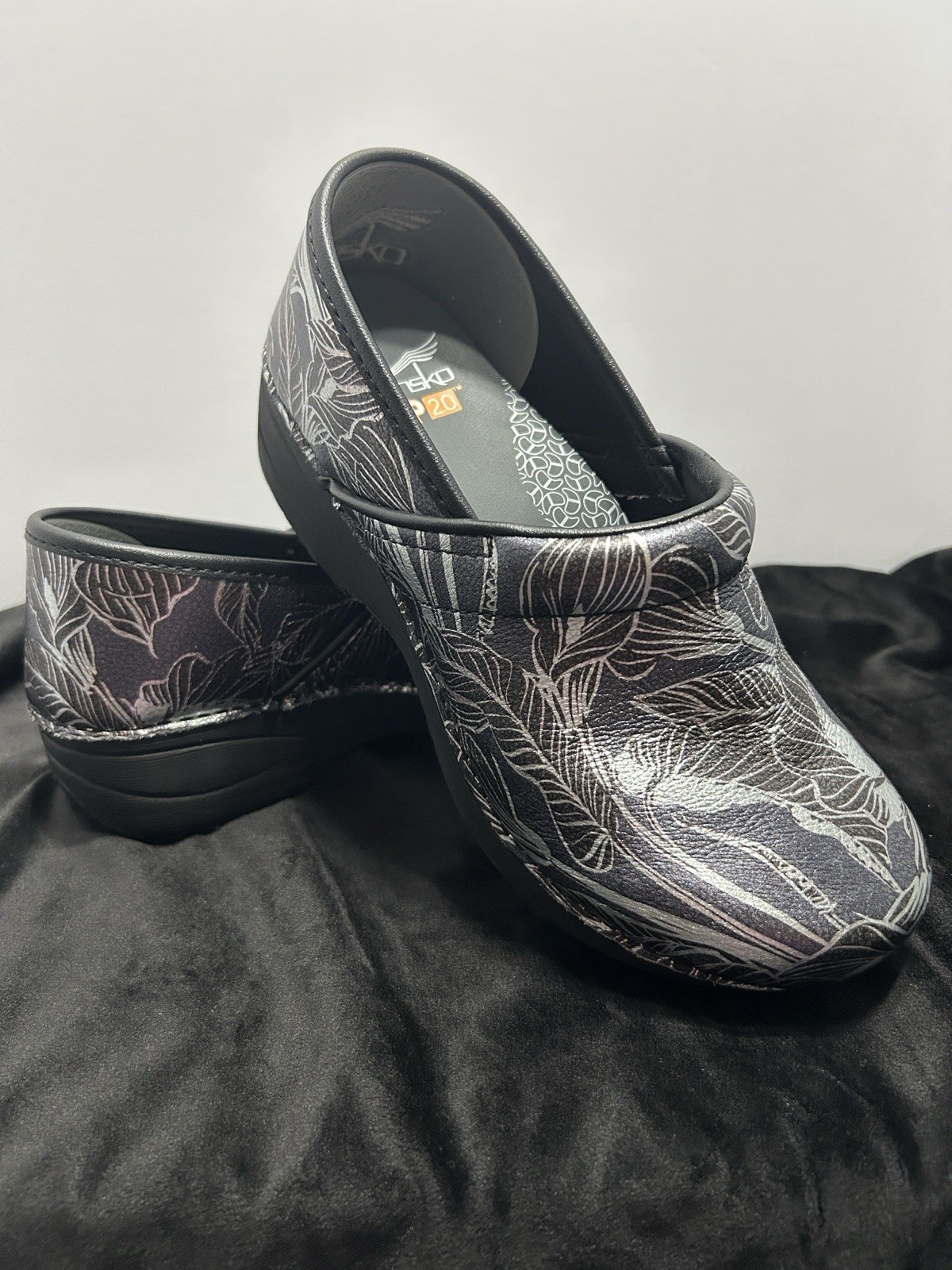 Dansko XP 2.0 Metallic Calla Lily Clog Black/Silver EU38 US7.5 3950