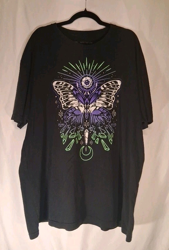 Into The AM 3XL Butterfly Crystals & Eyeball Black Used Men’s or Women’s T-Shirt