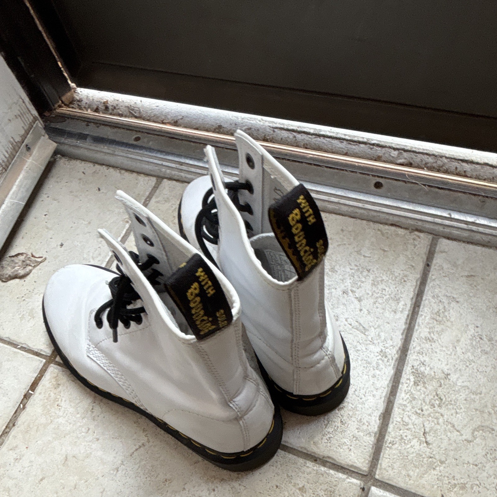 Dr. Martens 1460 Women’s White Leather Lace-Up Ankle Combat Boots 8 M