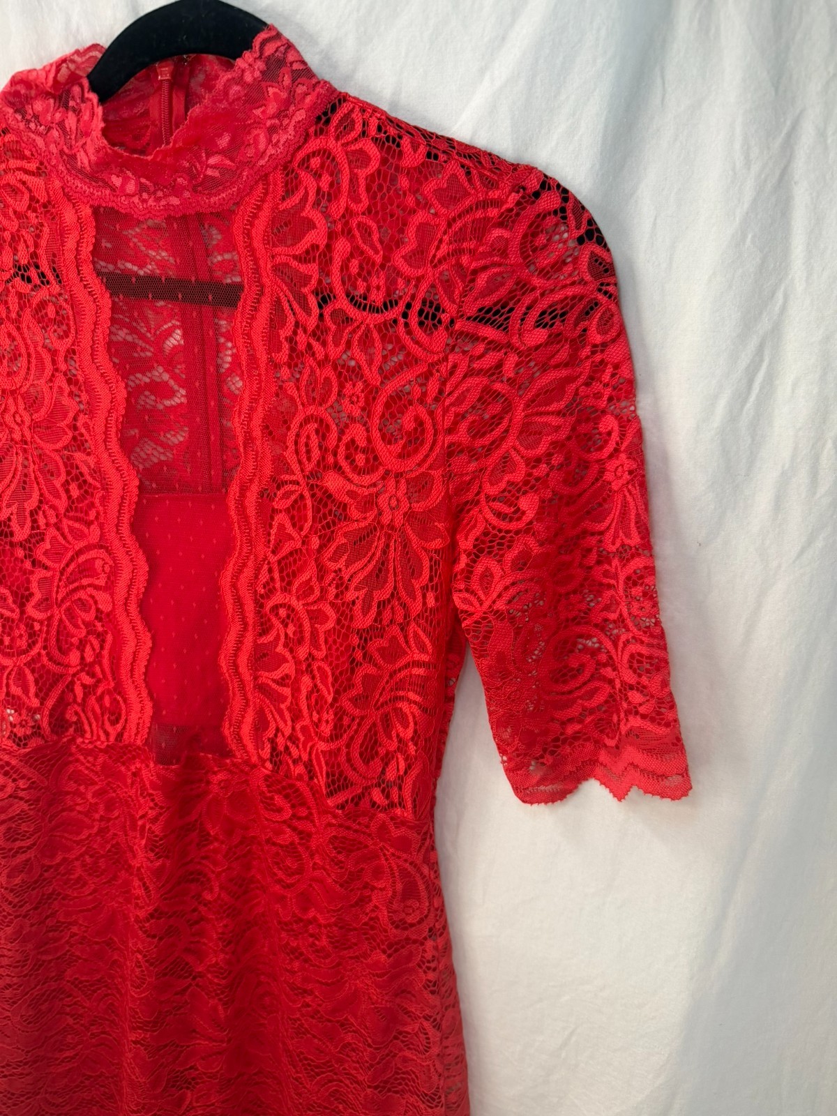 Vibrant Red Express Mock Neck Sheath Dres Lace Floral Size 8