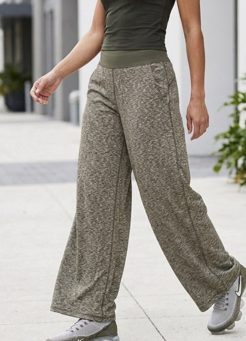 Lands End Everyday Active Pants Flat Front Drawstring Waist Green Space Dye M