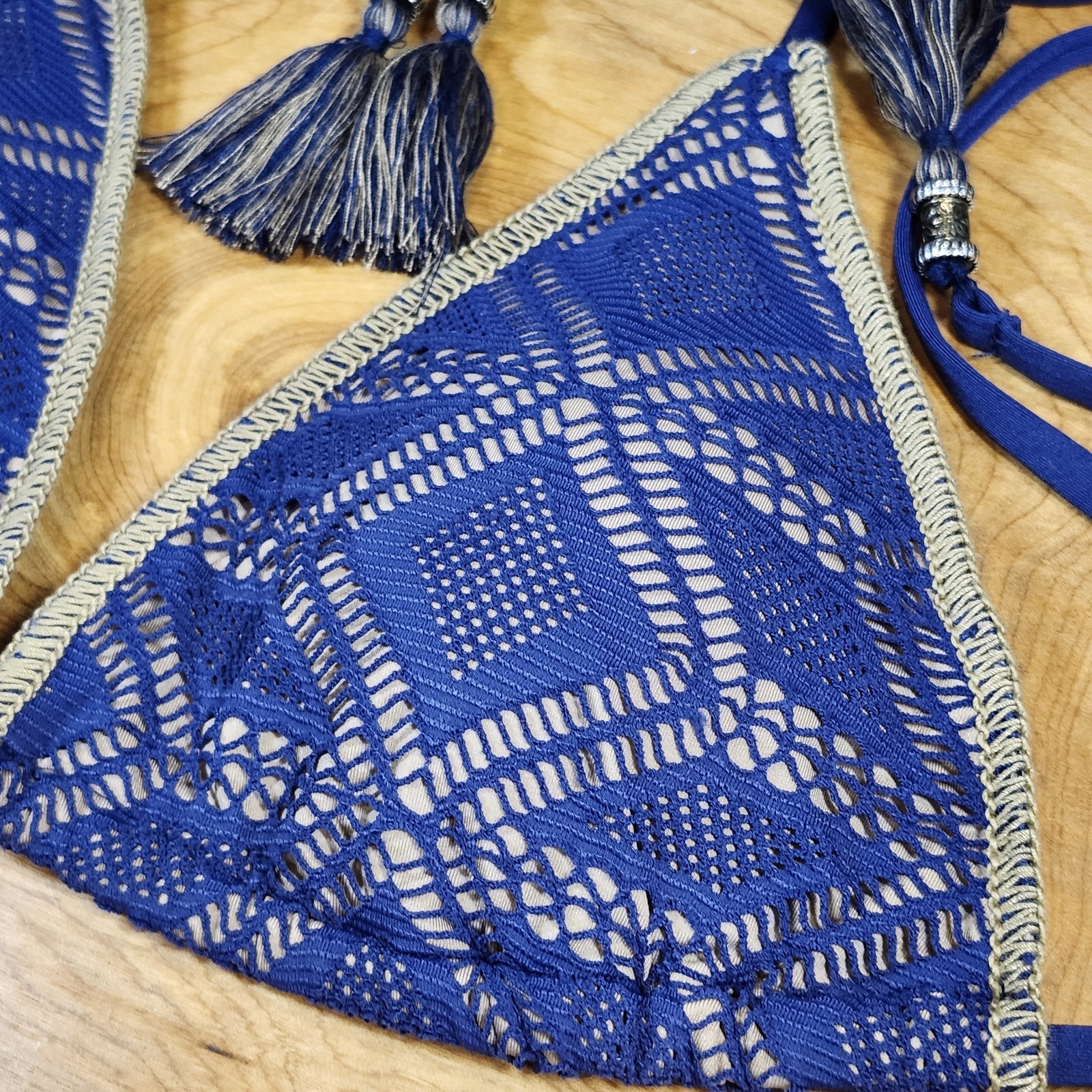 Becca Rebecca Virtue Crochet Triangle Tassels Bikini Top Navy Tan Size S/M EUC