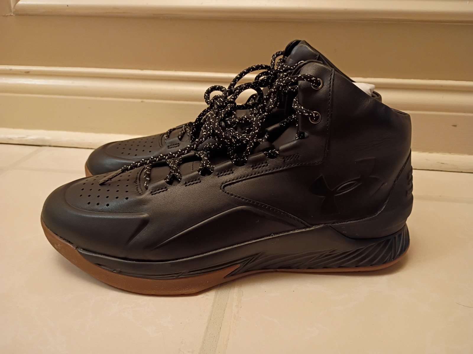 Under Armour Curry 1 Lux Mid Leather Black Gum, Size 11.5