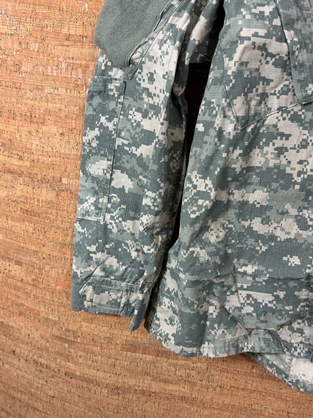 US Army Jacket Mens Small Green Digi Camo Full Zip Military Utility Combat